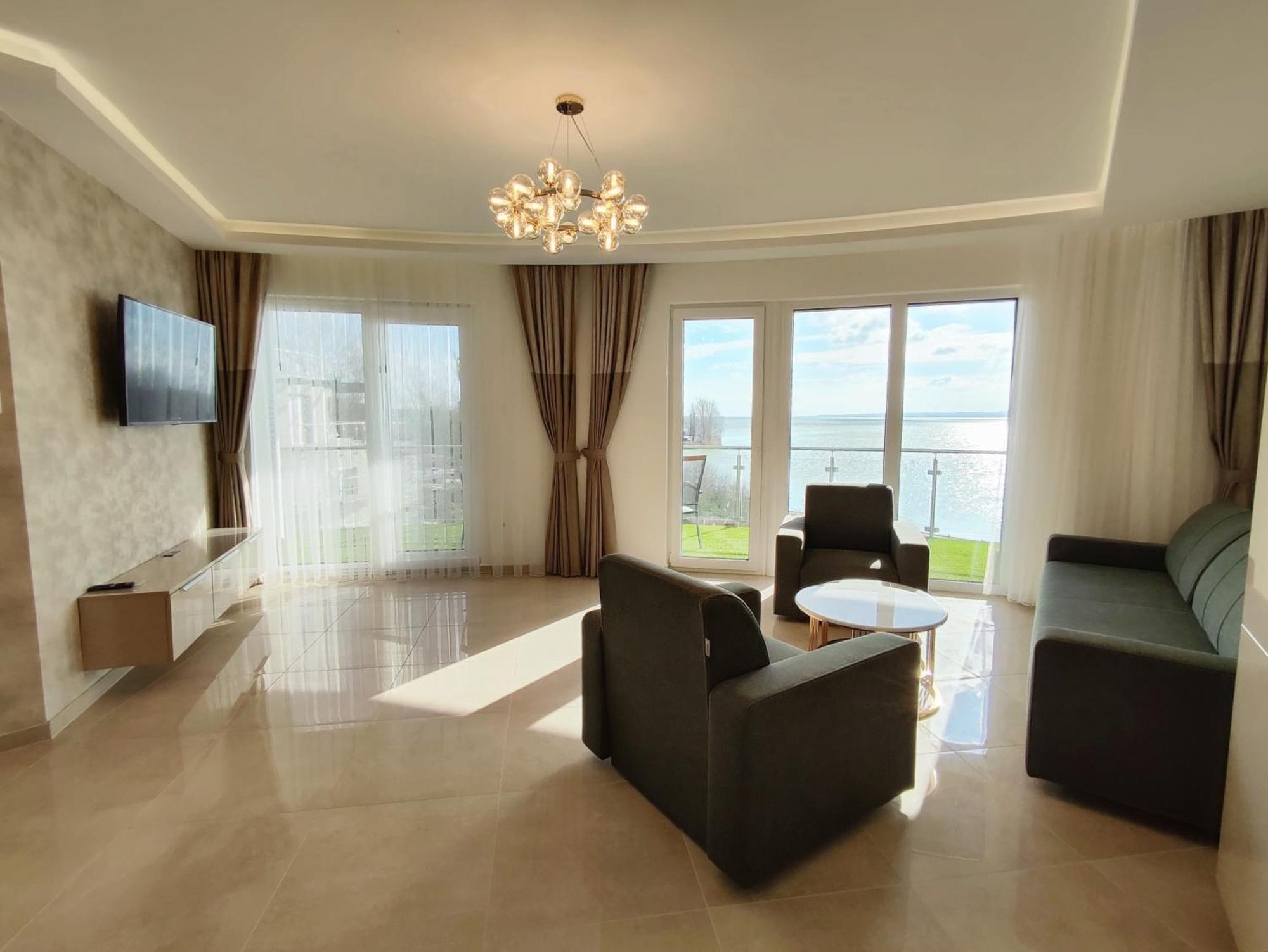Royal Martin'S Apartment Keszthely Εξωτερικό φωτογραφία
